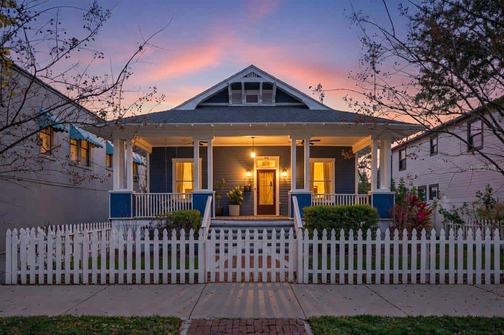 Single Family Residence in TAMPA