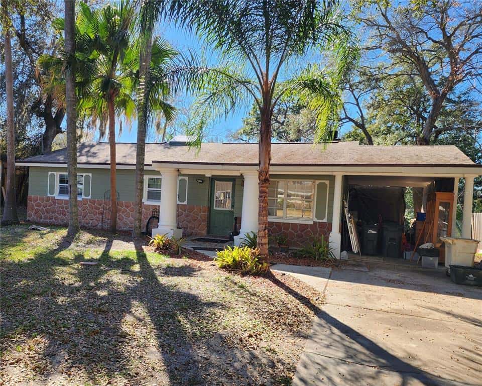 Single Family Residence in ALTAMONTE SPRINGS