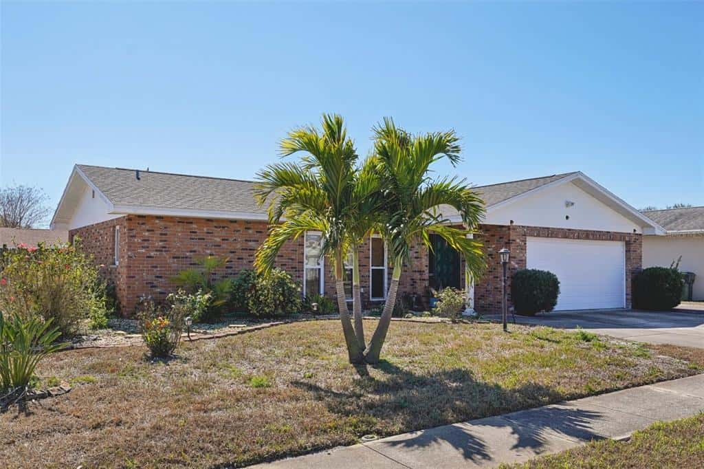 Single Family Residence in LARGO