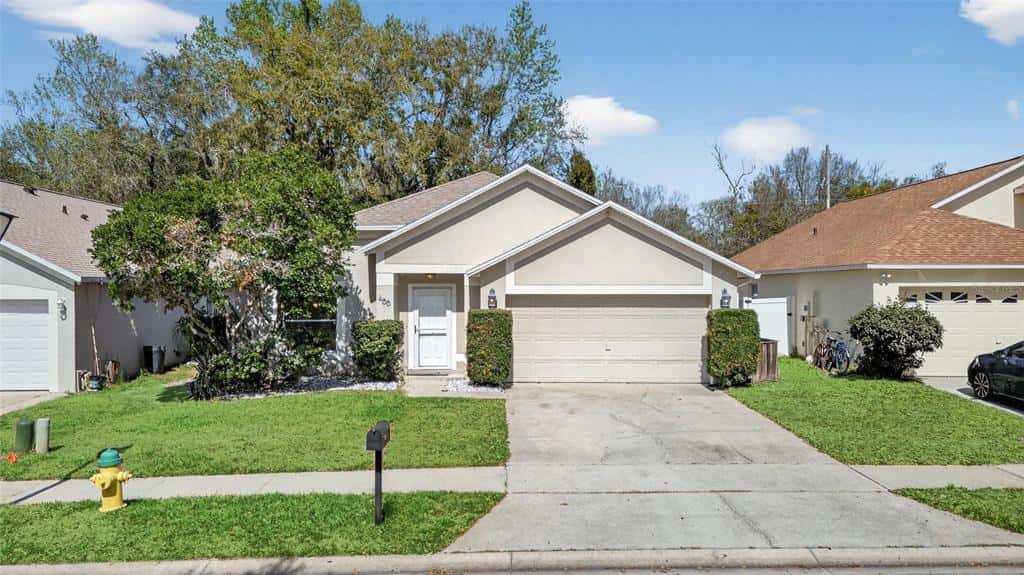 Single Family Residence in OVIEDO