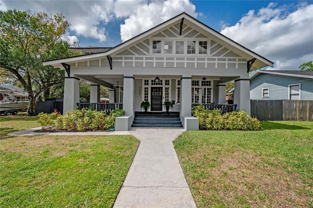 Single Family Residence in TAMPA