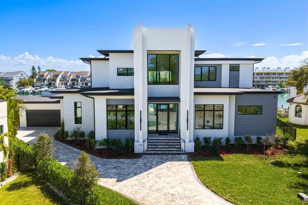 Single Family Residence in TIERRA VERDE