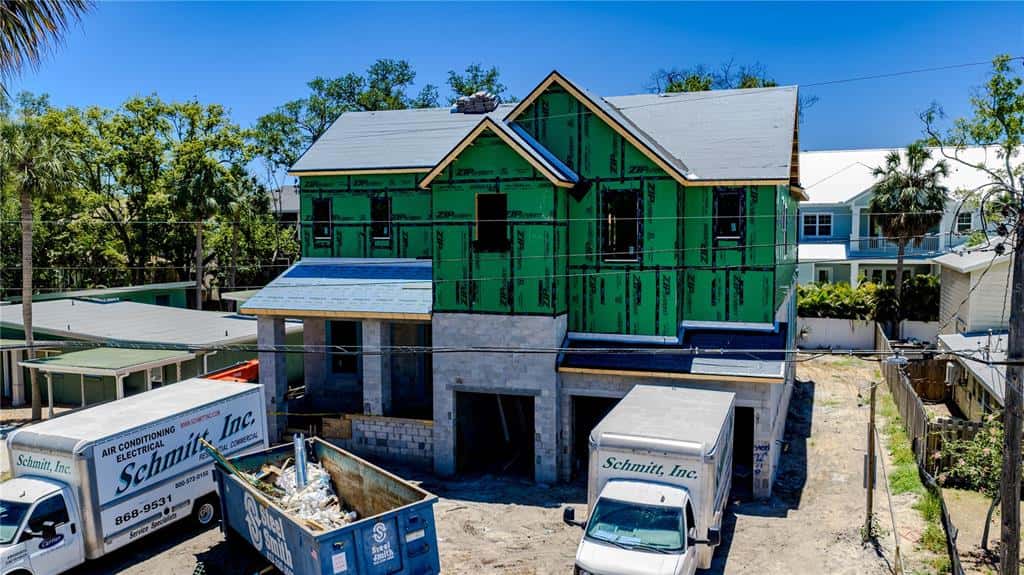 Single Family Residence in TAMPA