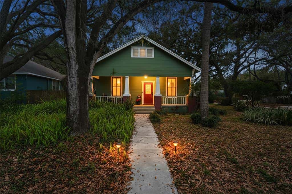 Single Family Residence in TAMPA