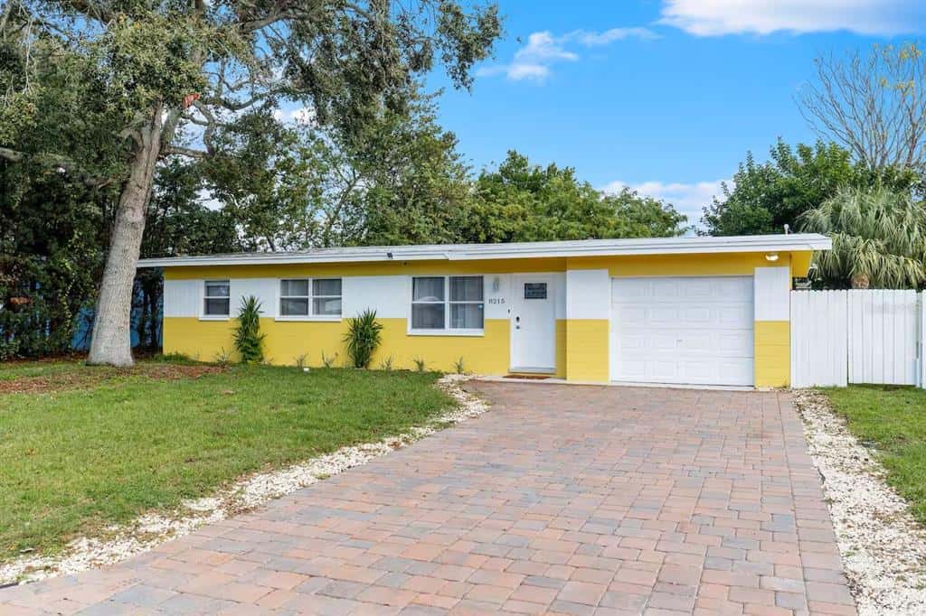 Single Family Residence in SEMINOLE