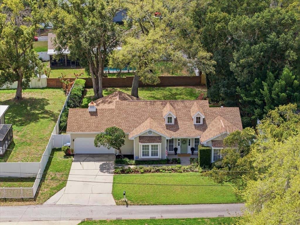 Single Family Residence in TAMPA