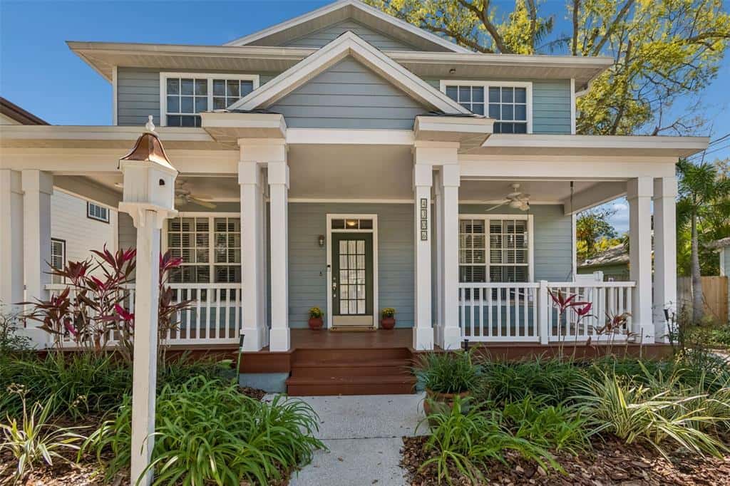Single Family Residence in TAMPA