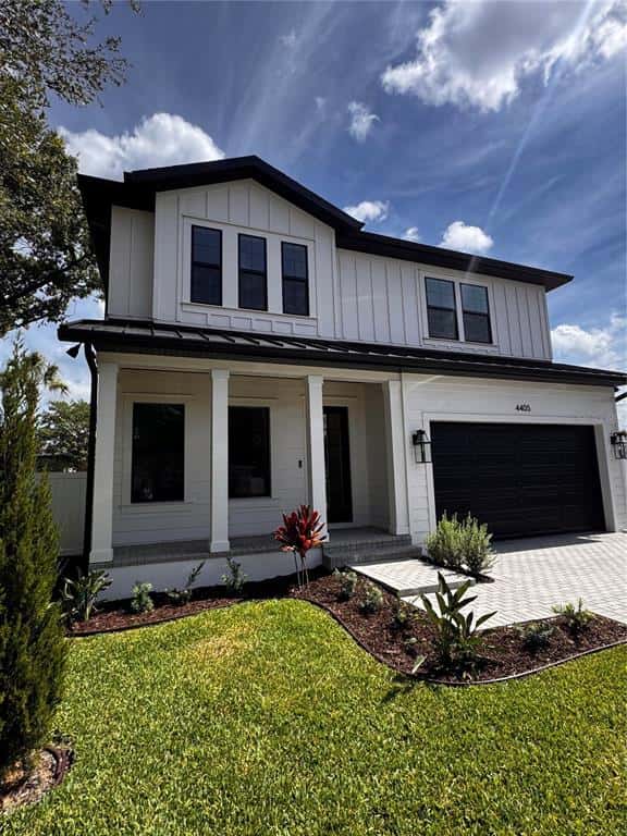 Single Family Residence in TAMPA