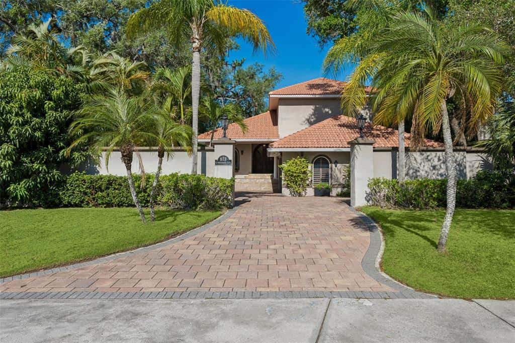 Single Family Residence in TAMPA