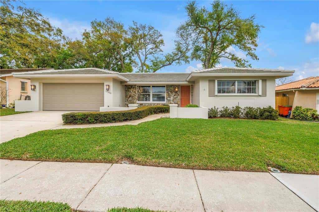 Single Family Residence in SEMINOLE