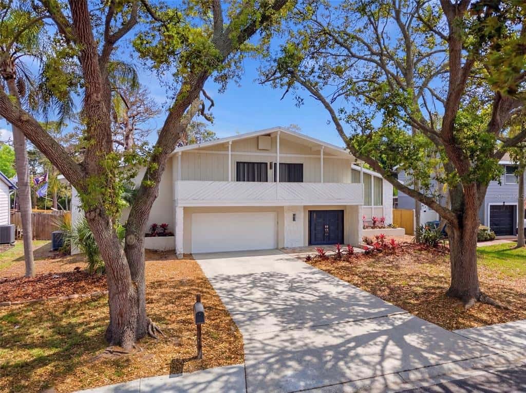 Single Family Residence in SEMINOLE