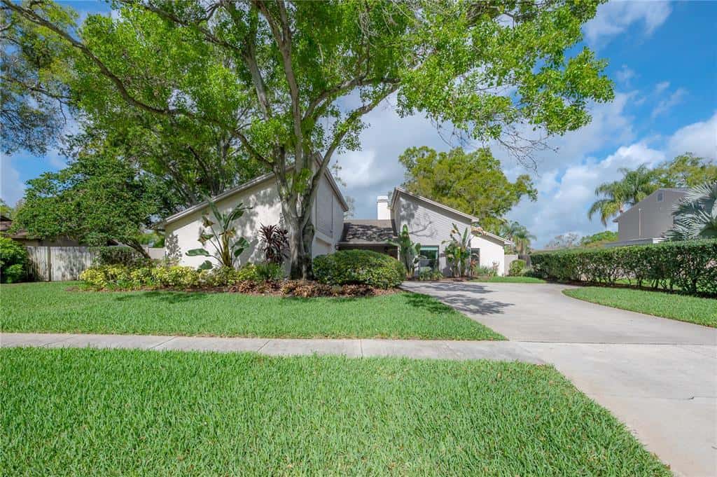 Single Family Residence in TAMPA