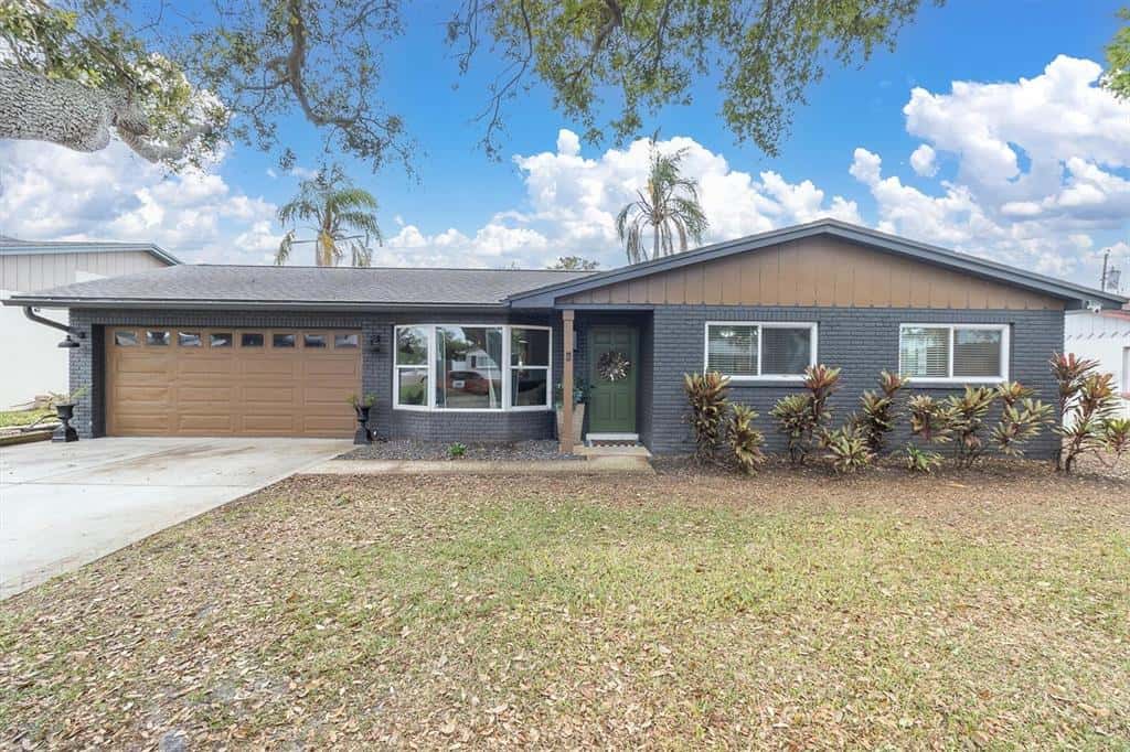Single Family Residence in SEMINOLE