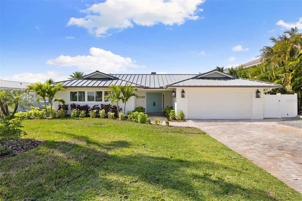 Single Family Residence in TREASURE ISLAND