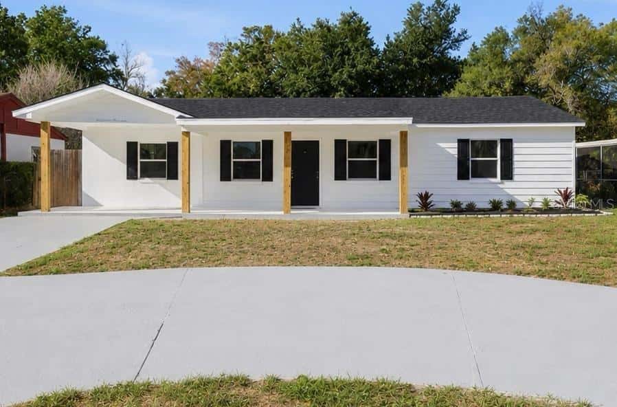Single Family Residence in TAMPA