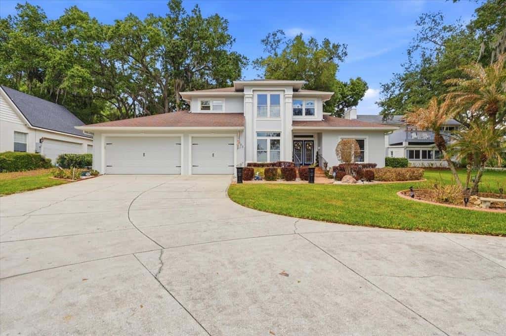 Single Family Residence in AUBURNDALE