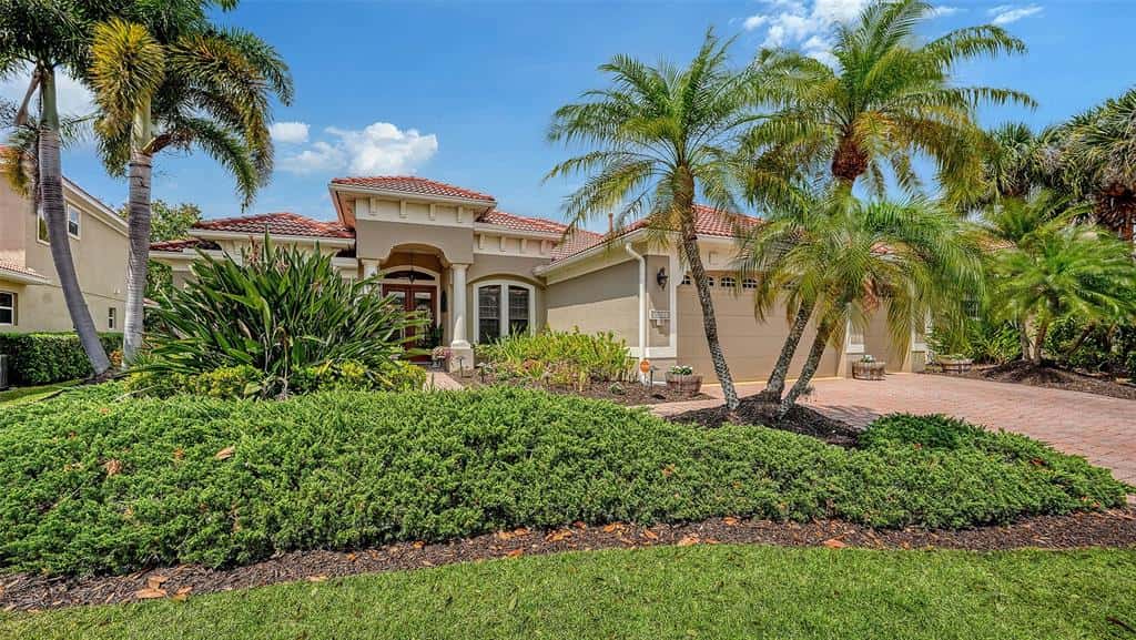 Single Family Residence in LAKEWOOD RANCH