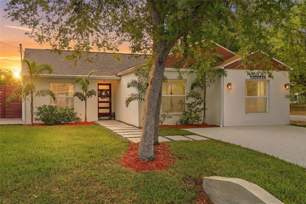 Single Family Residence in TAMPA