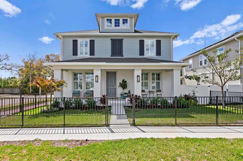 Single Family Residence in TAMPA