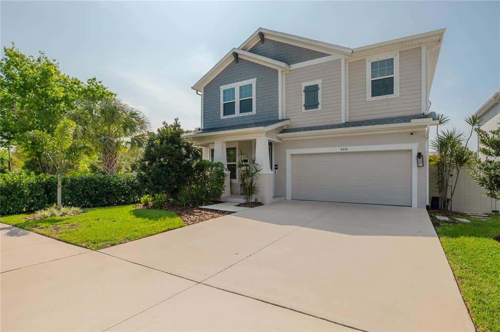 Single Family Residence in TAMPA