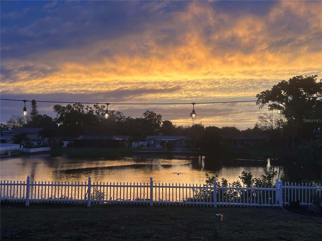 Single Family Residence in SEMINOLE