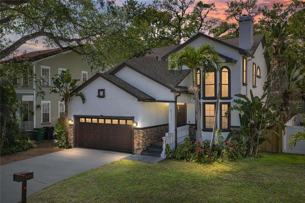 Single Family Residence in TAMPA
