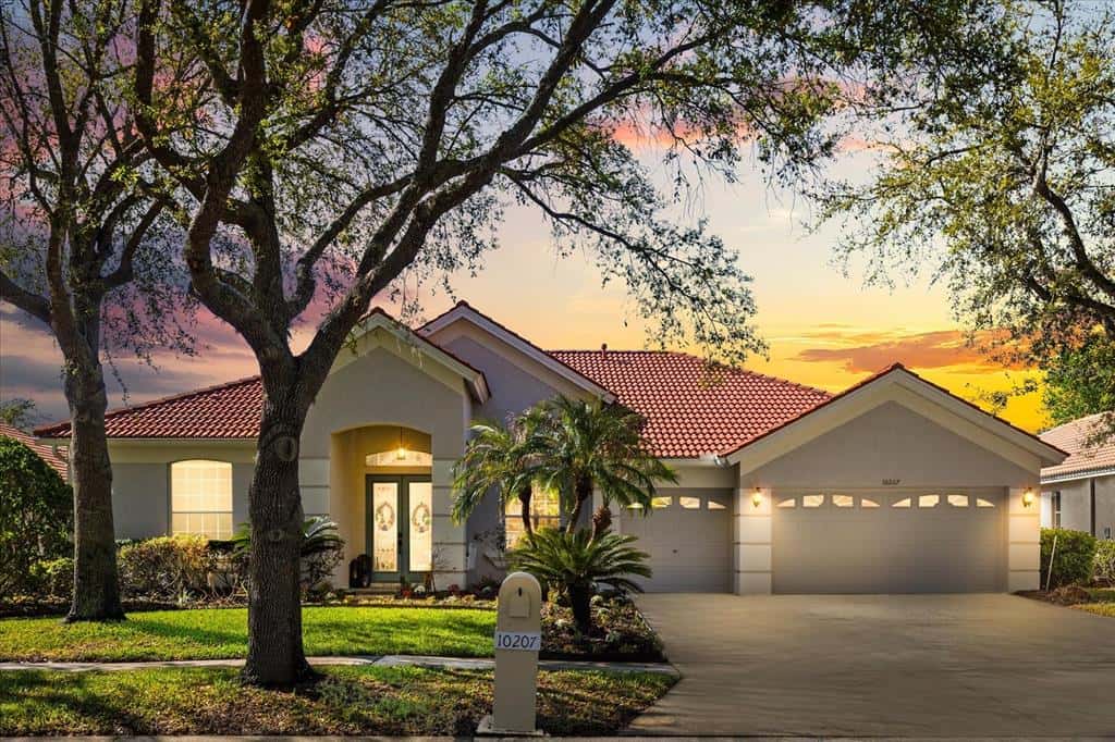 Single Family Residence in TAMPA