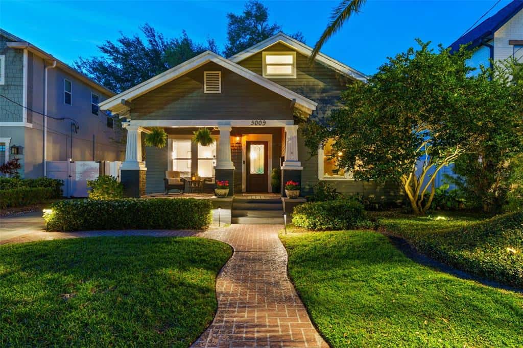 Single Family Residence in TAMPA