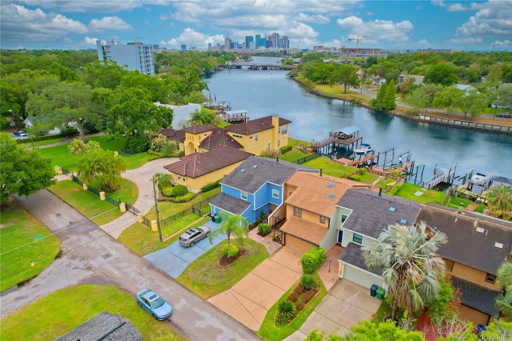 Townhouse in TAMPA
