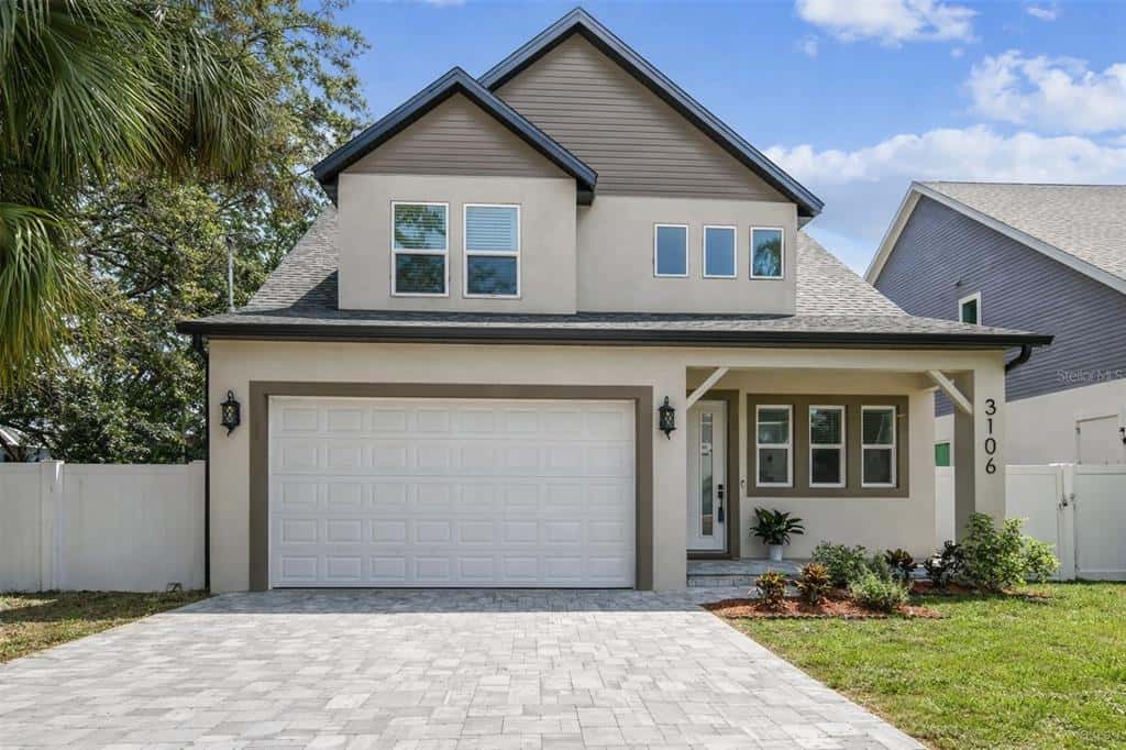 Single Family Residence in TAMPA