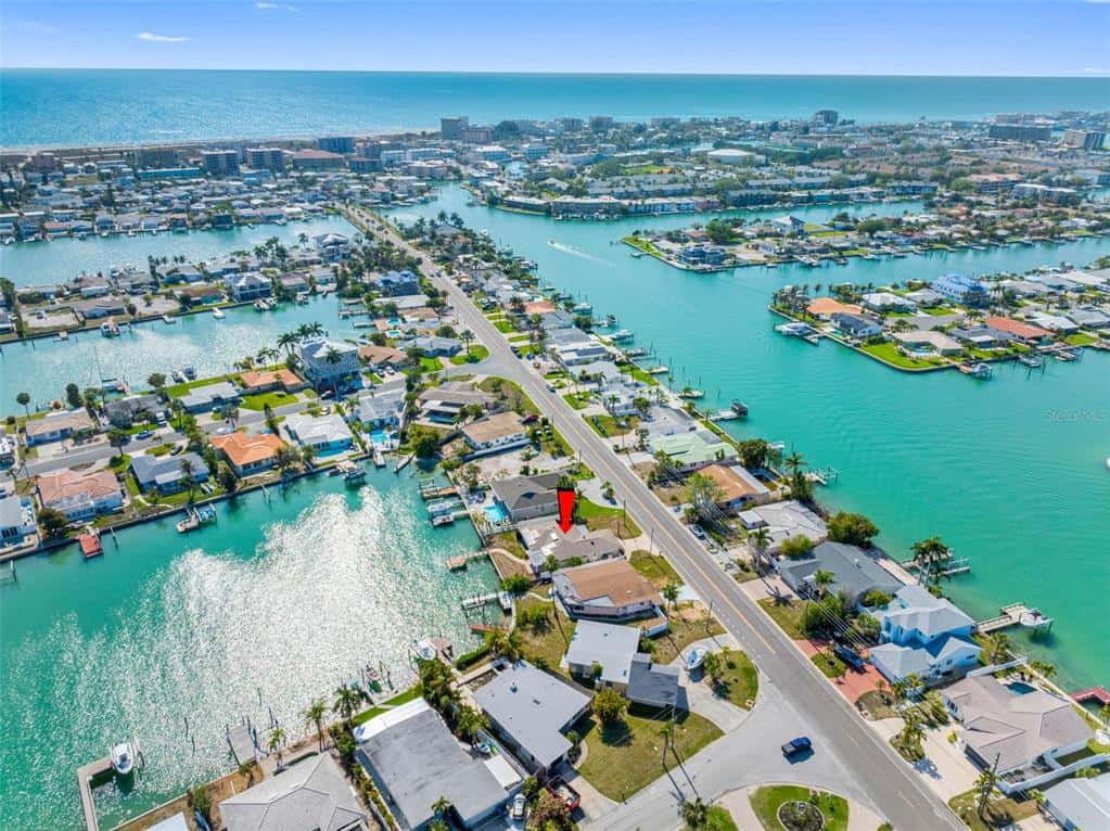 Single Family Residence in TREASURE ISLAND