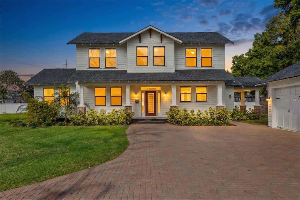Single Family Residence in TAMPA