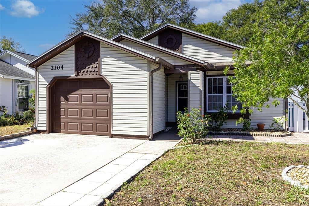 Single Family Residence in ORLANDO