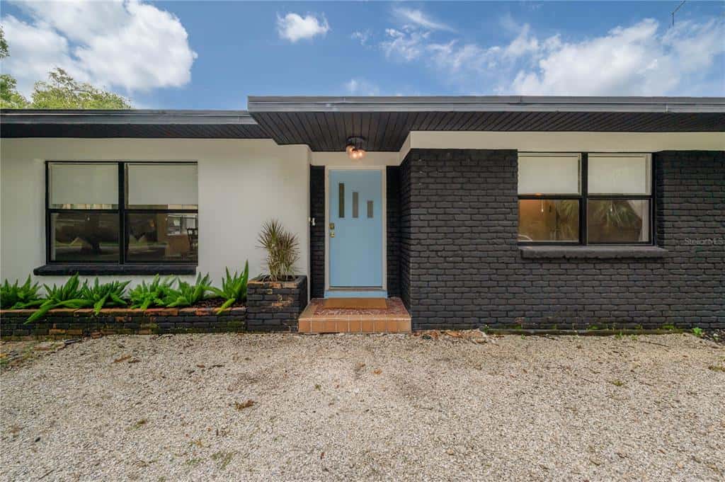 Single Family Residence in TAMPA
