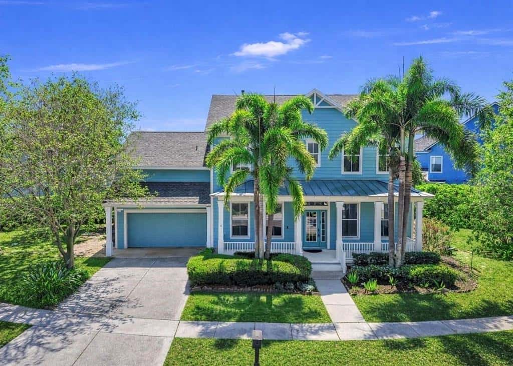 Single Family Residence in APOLLO BEACH