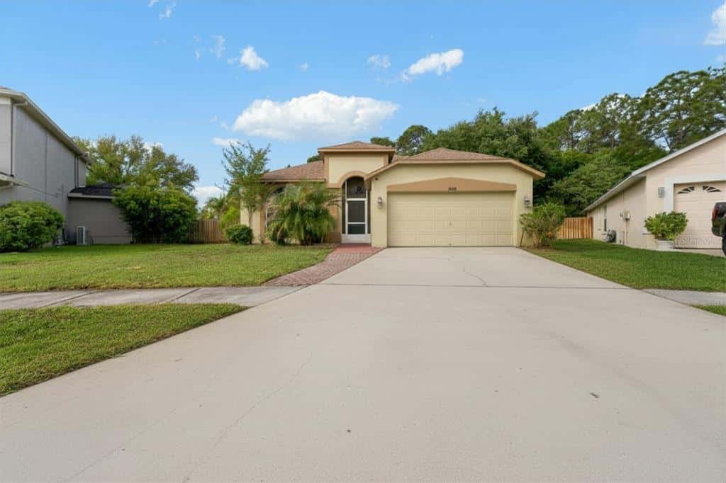 Single Family Residence in TAMPA