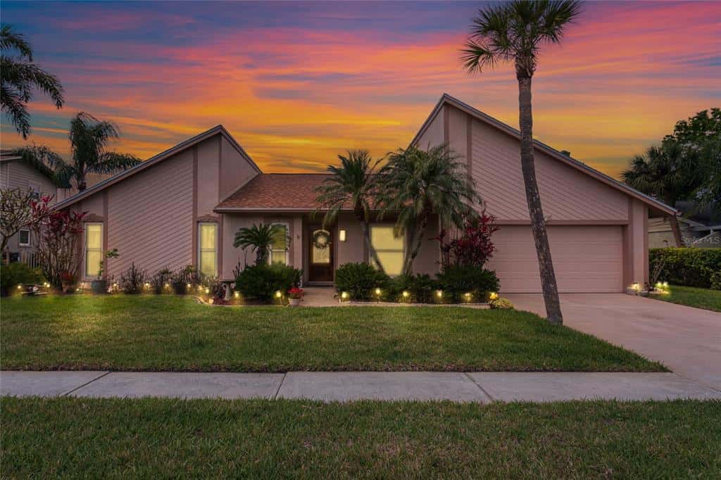 Single Family Residence in TAMPA