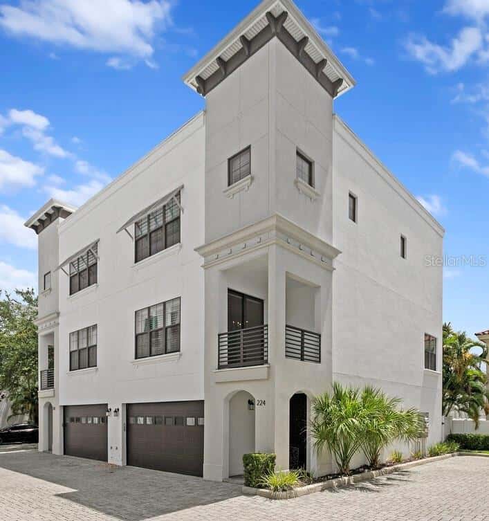 Townhouse in TAMPA