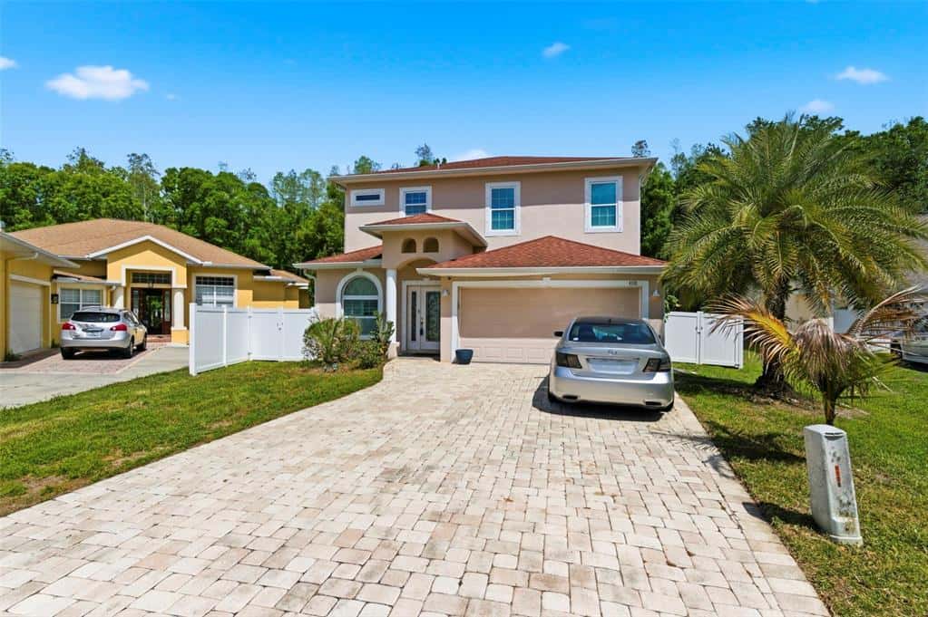 Single Family Residence in TAMPA