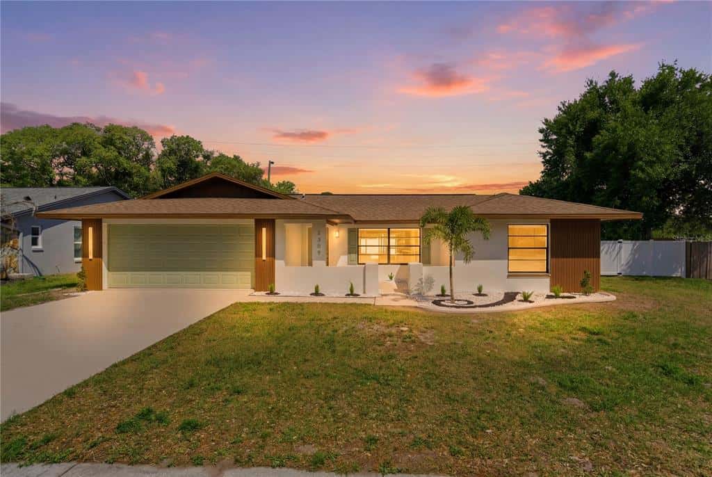 Single Family Residence in CLEARWATER