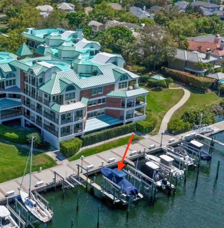 Dock-Rackominium in TAMPA