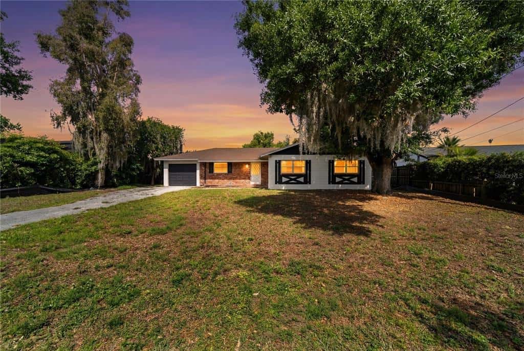 Single Family Residence in WINTER PARK