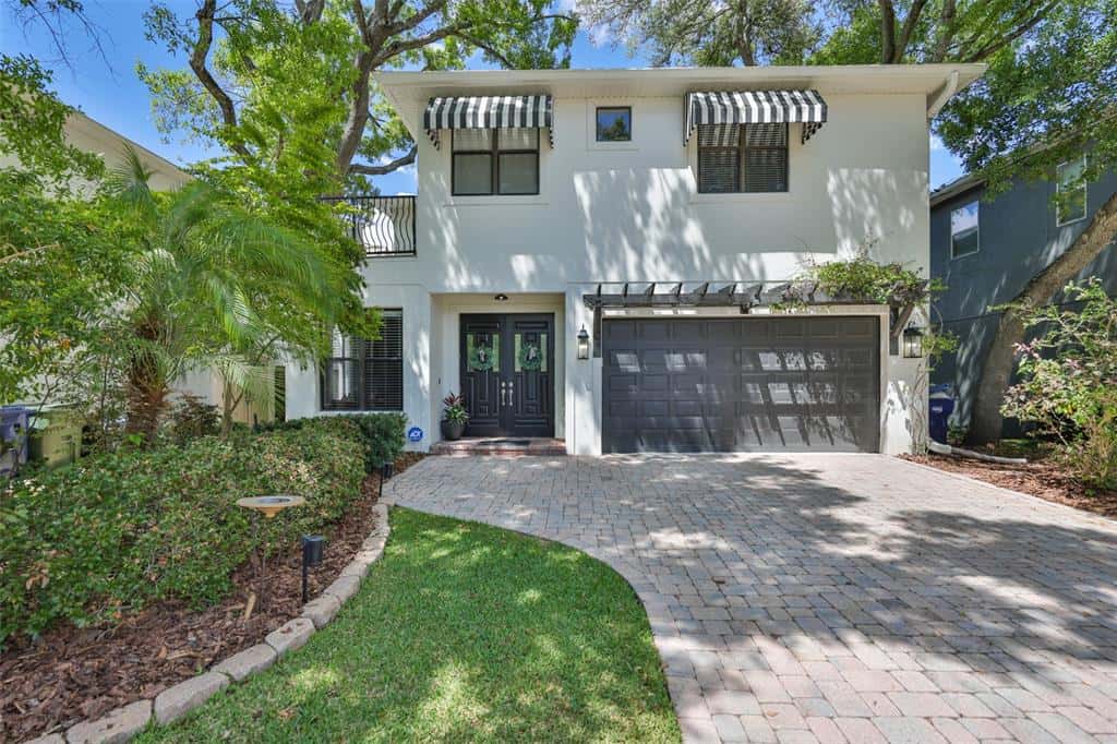 Single Family Residence in TAMPA