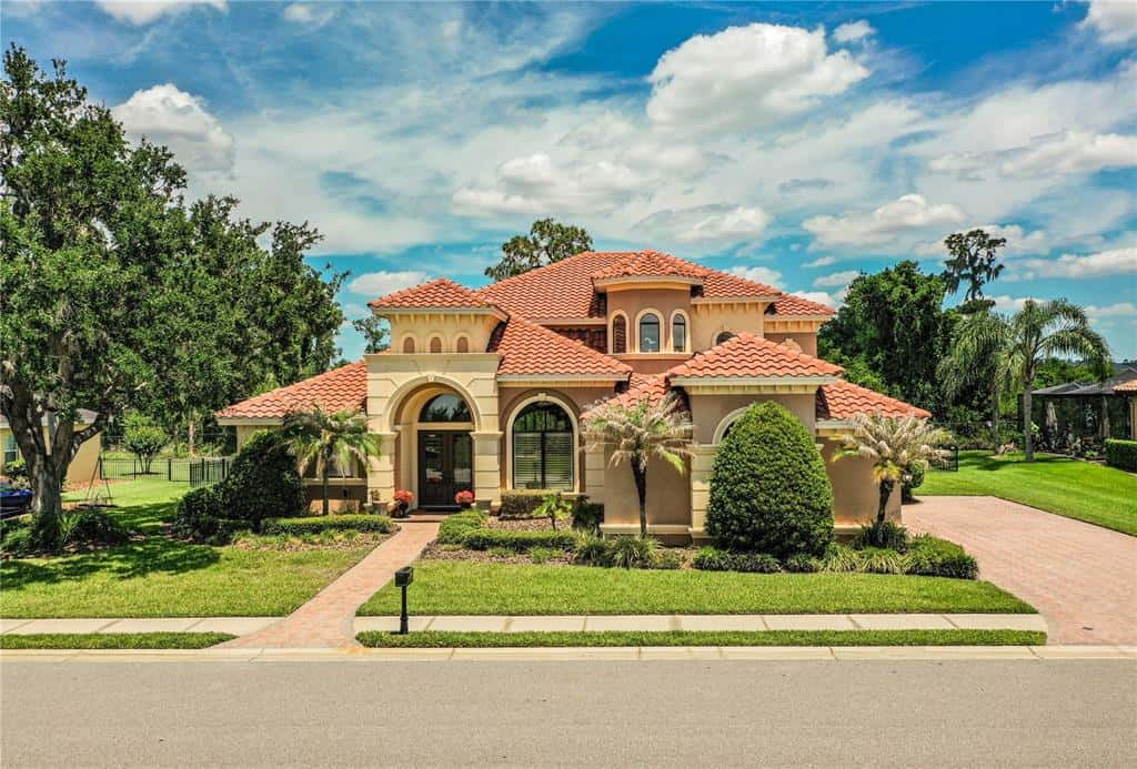 Single Family Residence in LAKELAND