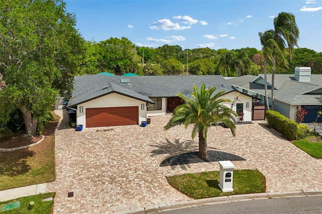 Single Family Residence in TAMPA
