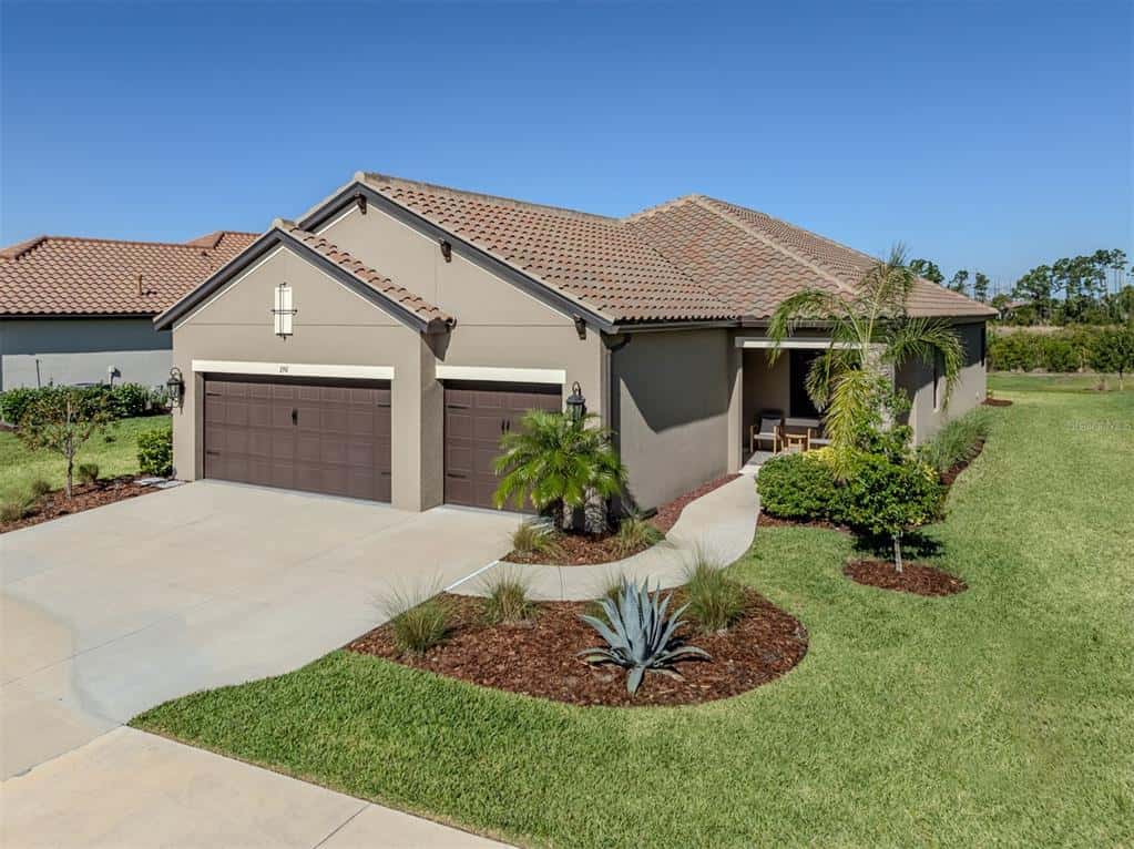 Single Family Residence in NOKOMIS
