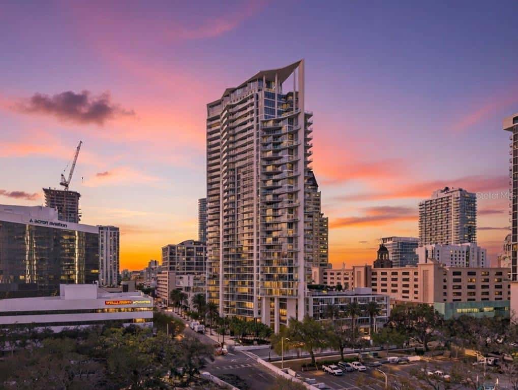 Condominium in ST PETERSBURG