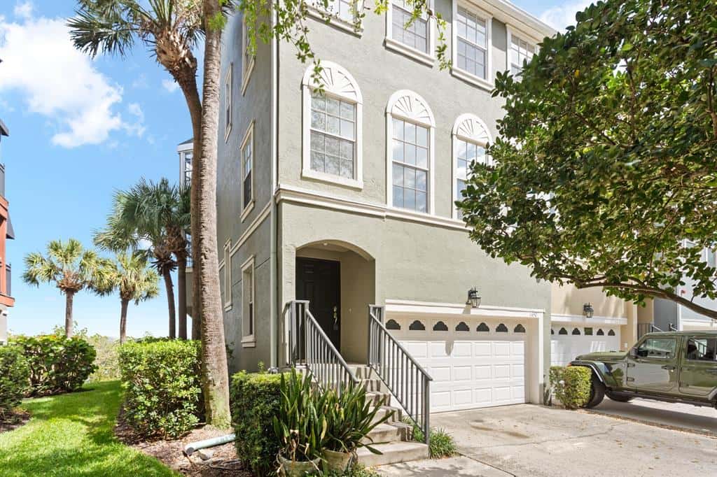 Townhouse in TAMPA
