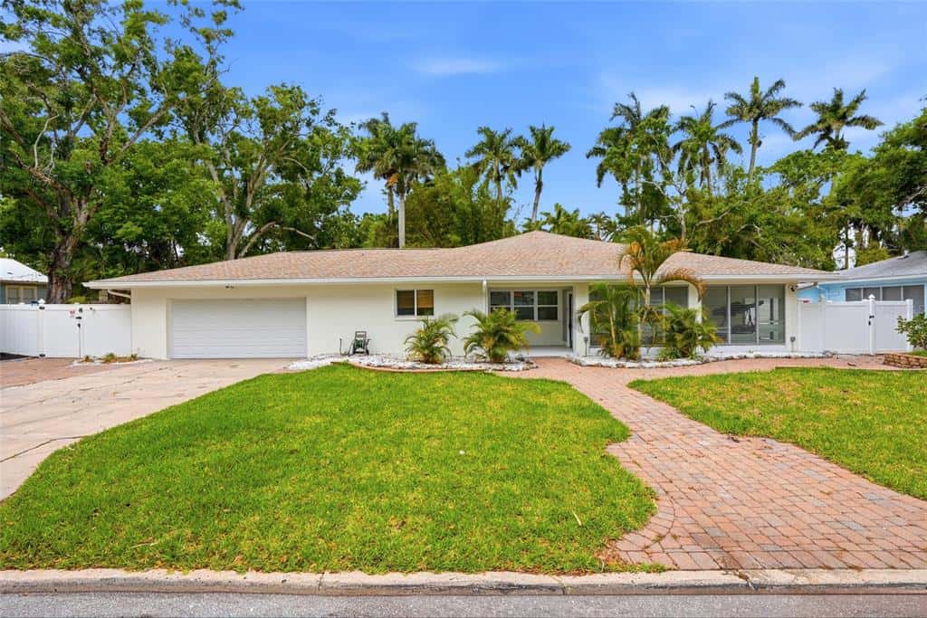 Single Family Residence in BRADENTON
