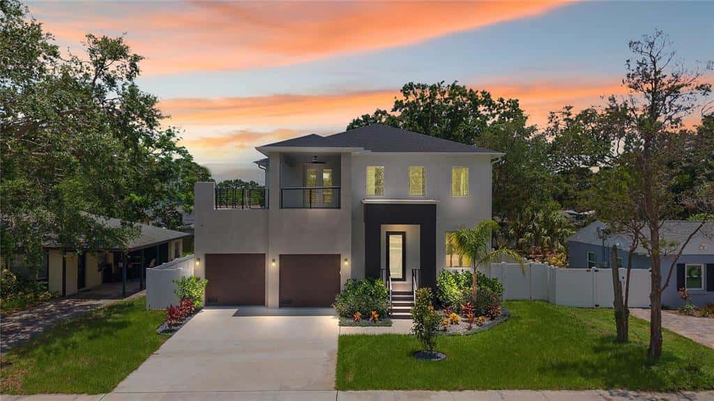 Single Family Residence in TAMPA
